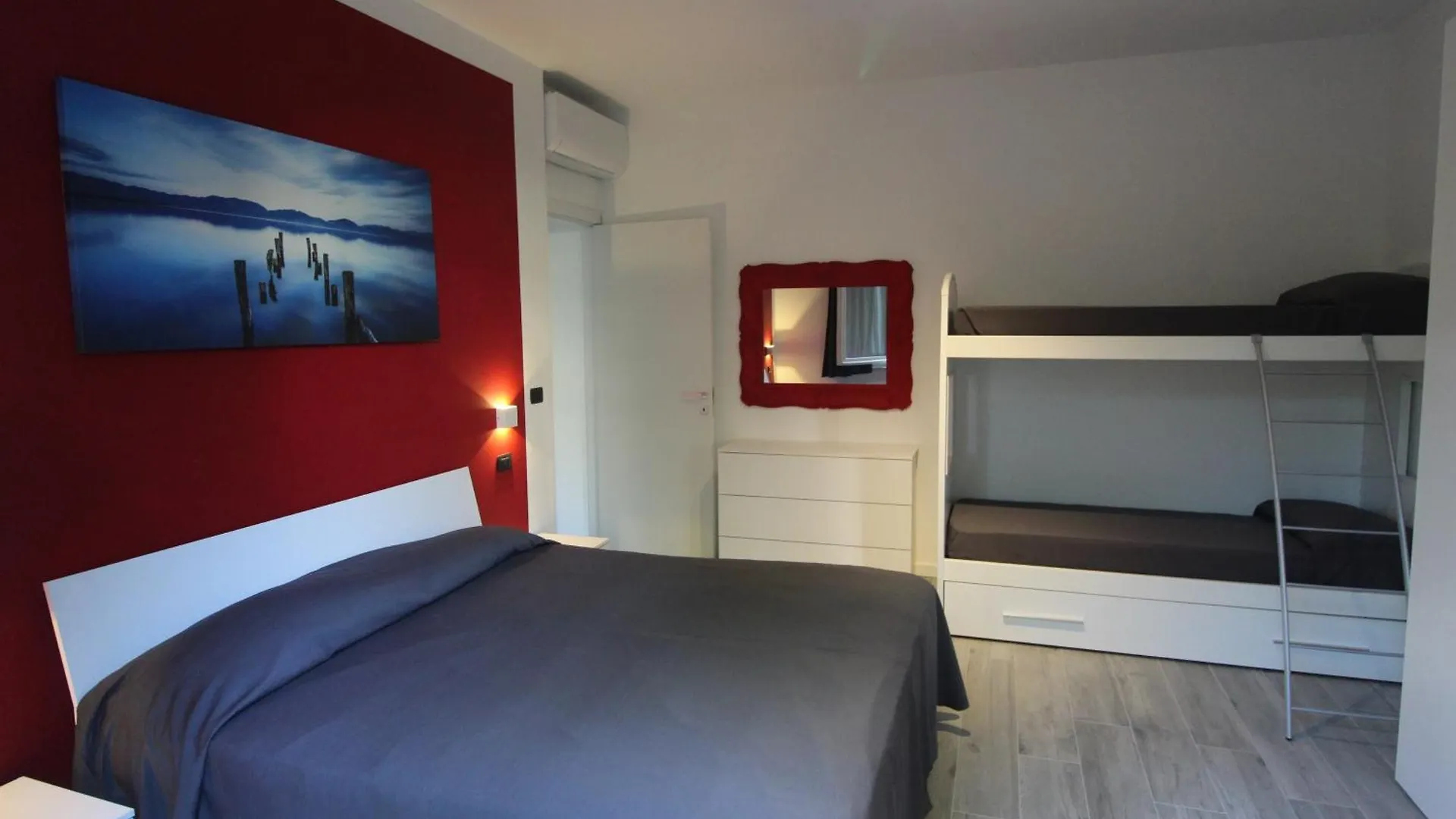 Villa Lori Apartments Garden And Beach Peschiera del Garda Italy