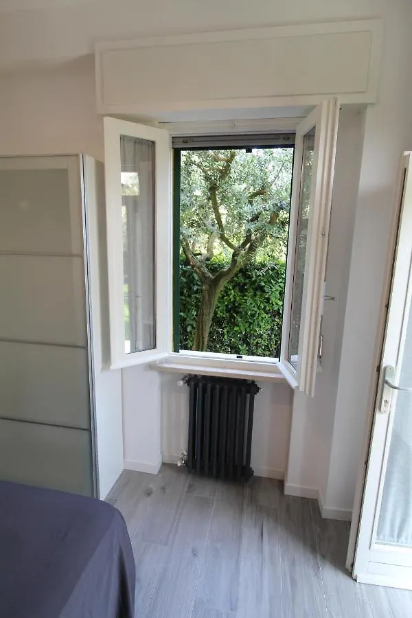Villa Lori Apartments Garden And Beach Peschiera del Garda