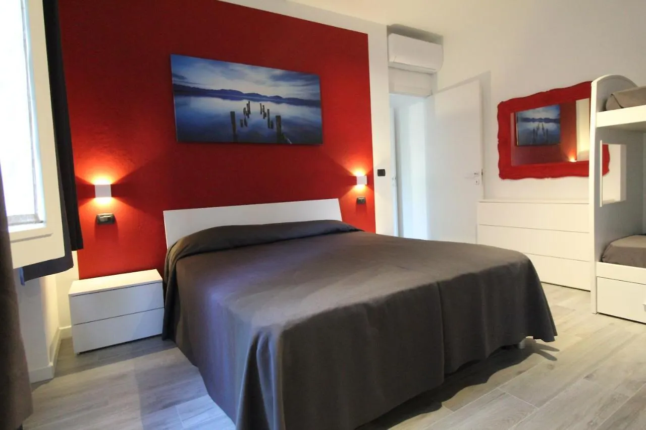 Villa Lori Apartments Garden And Beach Peschiera del Garda Italy