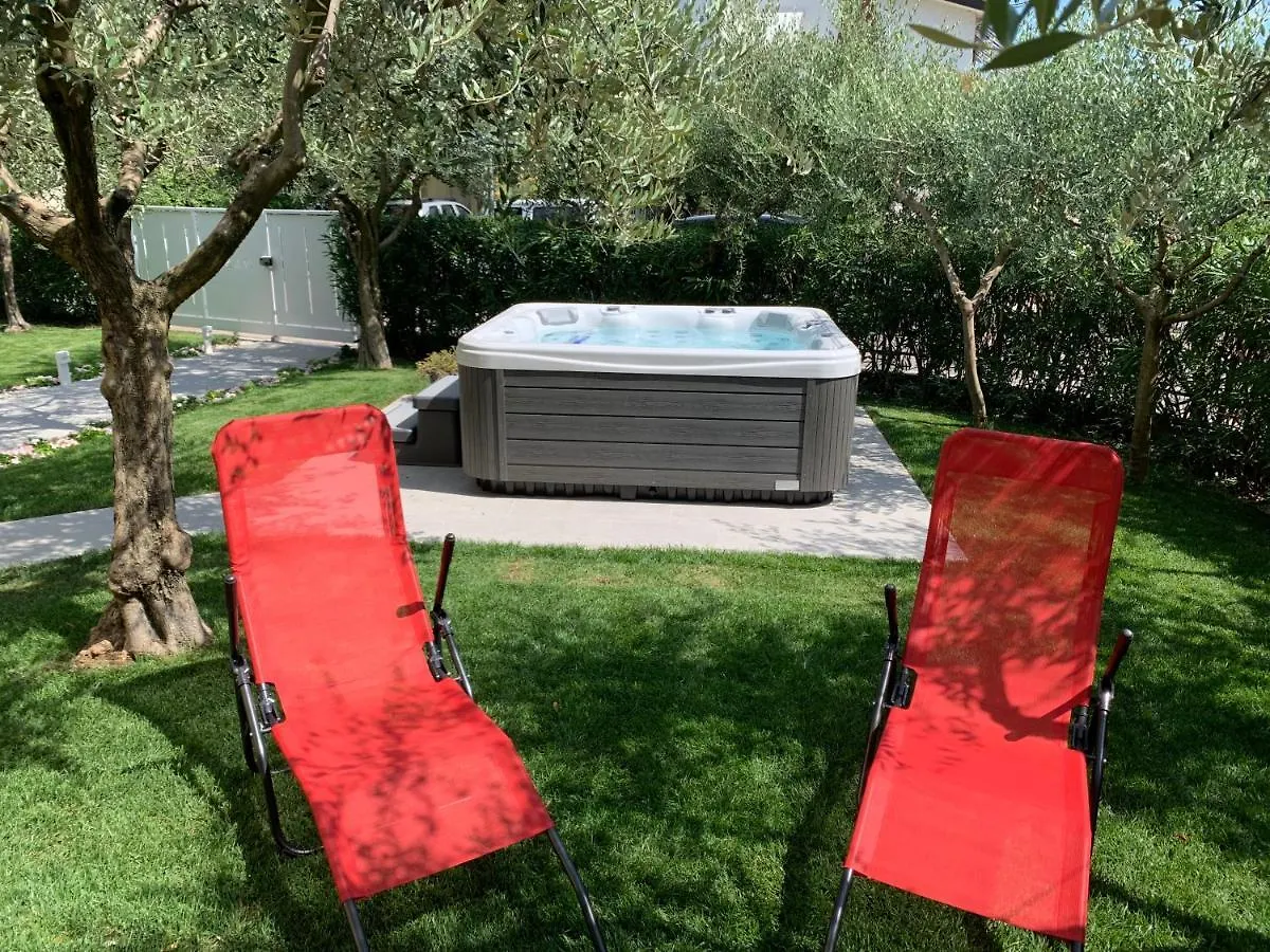 Villa Lori Apartments Garden And Beach Peschiera del Garda