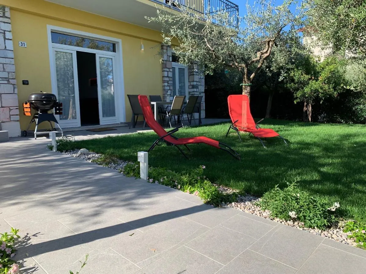 Villa Lori Apartments Garden And Beach Peschiera del Garda 0*,
