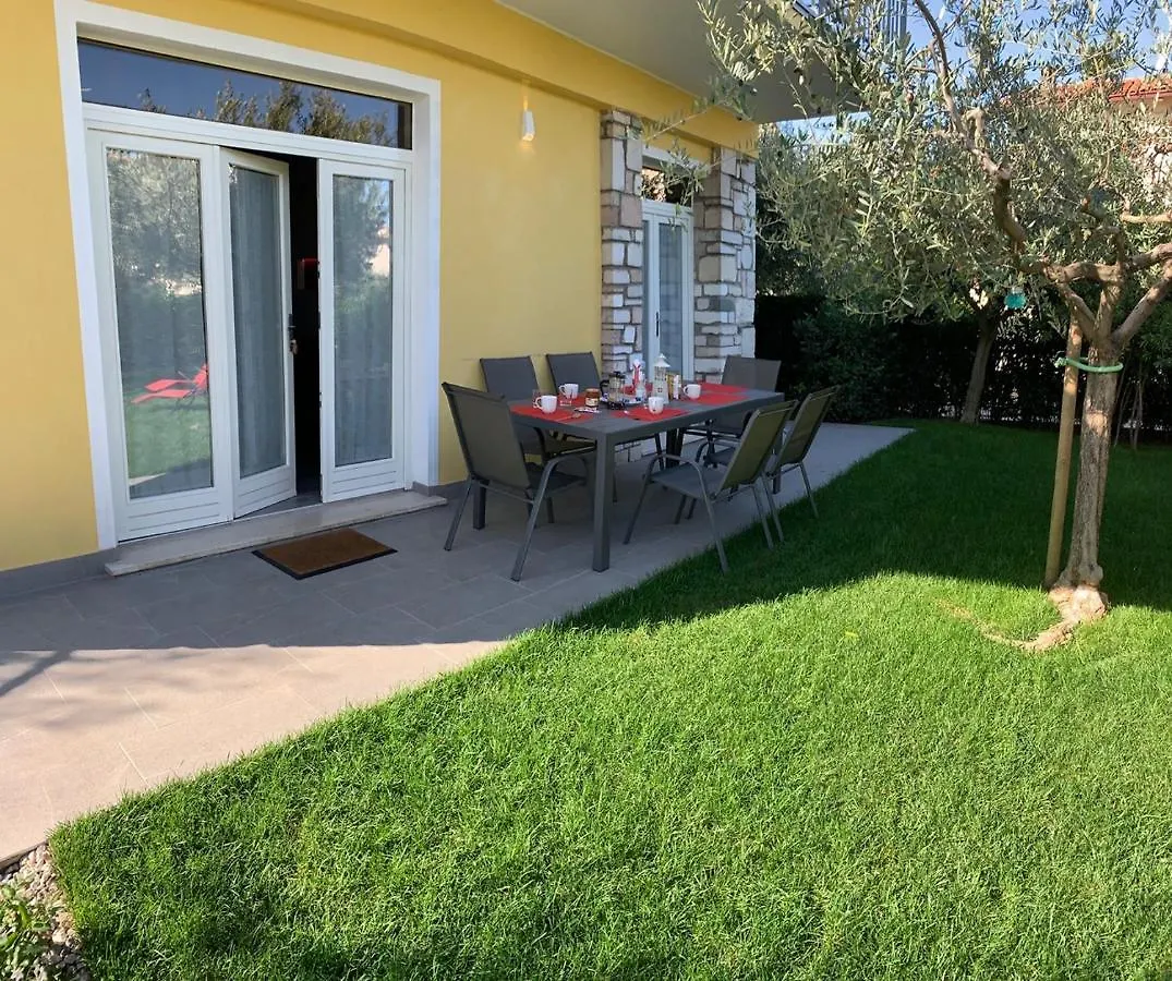 Villa Lori Apartments Garden And Beach Peschiera del Garda