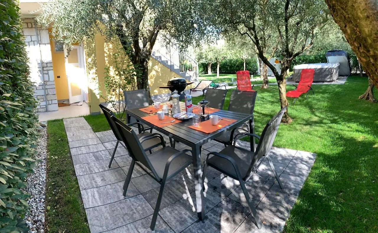 Villa Lori Apartments Garden And Beach Peschiera del Garda