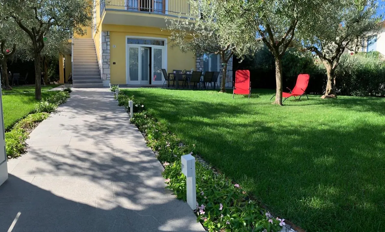 Villa Lori Apartments Garden And Beach Peschiera del Garda