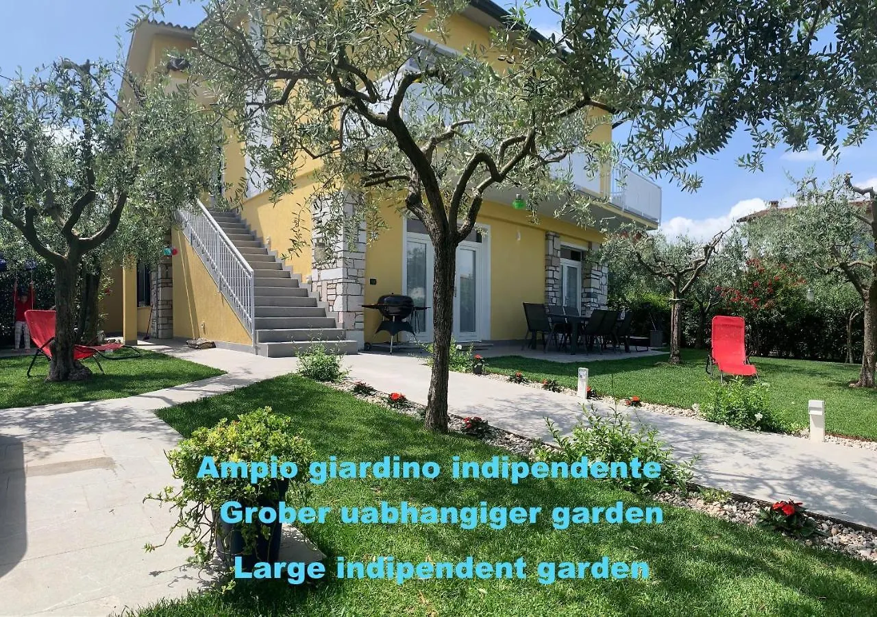 Villa Lori Apartments Garden And Beach Peschiera del Garda