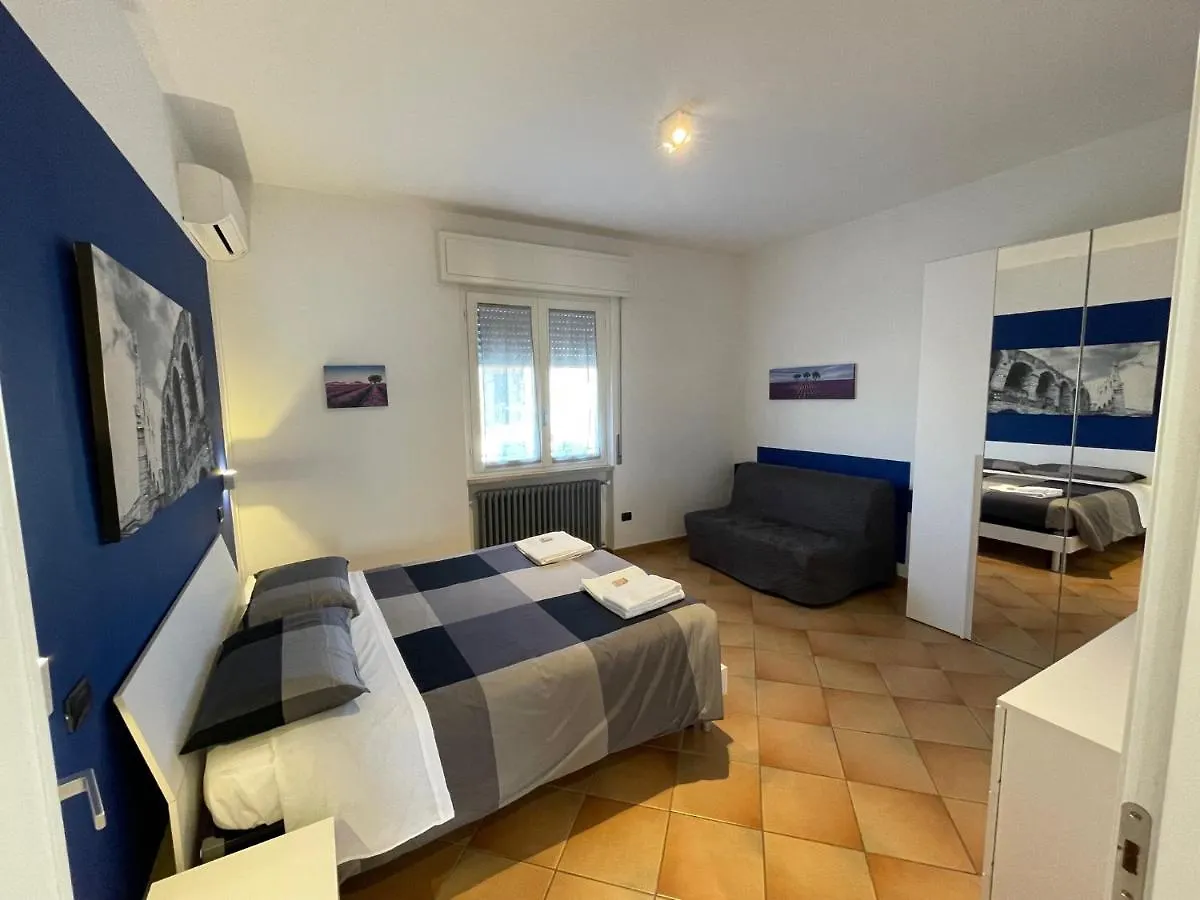 Villa Lori Apartments Garden And Beach Peschiera del Garda